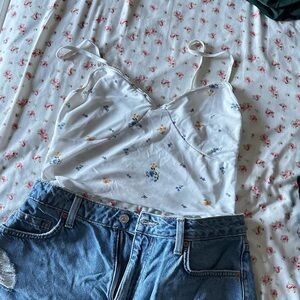 Floral dainty cropped top